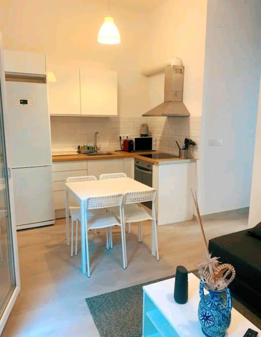 Apartamento En La Playa Las Arenas +Wifi+Ac บาเลนเซีย ภายนอก รูปภาพ