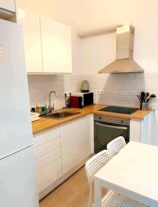 Apartamento En La Playa Las Arenas +Wifi+Ac บาเลนเซีย ภายนอก รูปภาพ